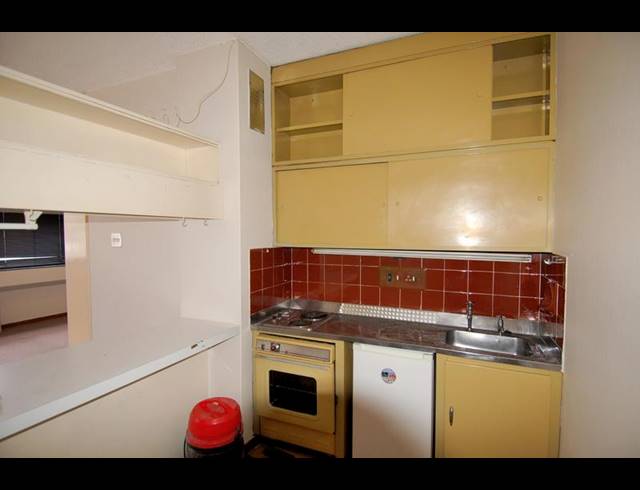 0 BEDROOM APARTMENT FOR SALE IN ORANJEZICHT